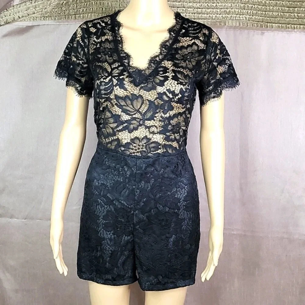 BLACK FLORAL LACE ROMPER‎ Medium